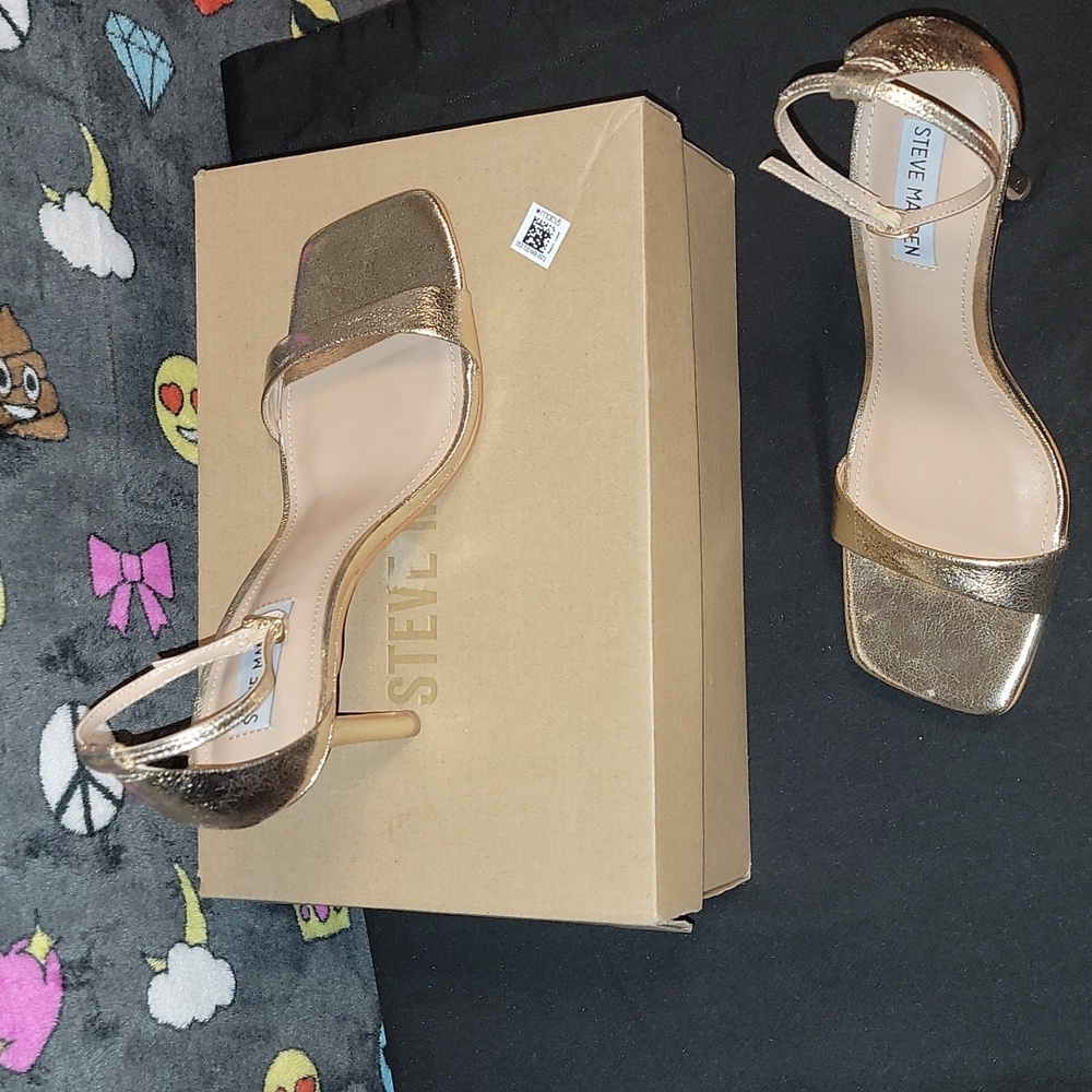 Steve Madden Spree Gold Metal Heels - Picture 1 of 4